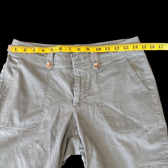 Dockers Petite Mid Rise Curvy Cargo Shorts - Picture 3 of 7